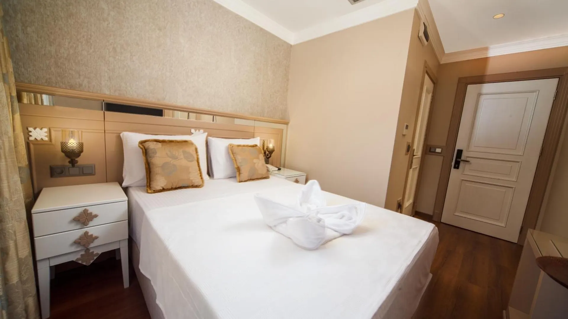 Istanbul Old City Beyazid Belmond Hotel