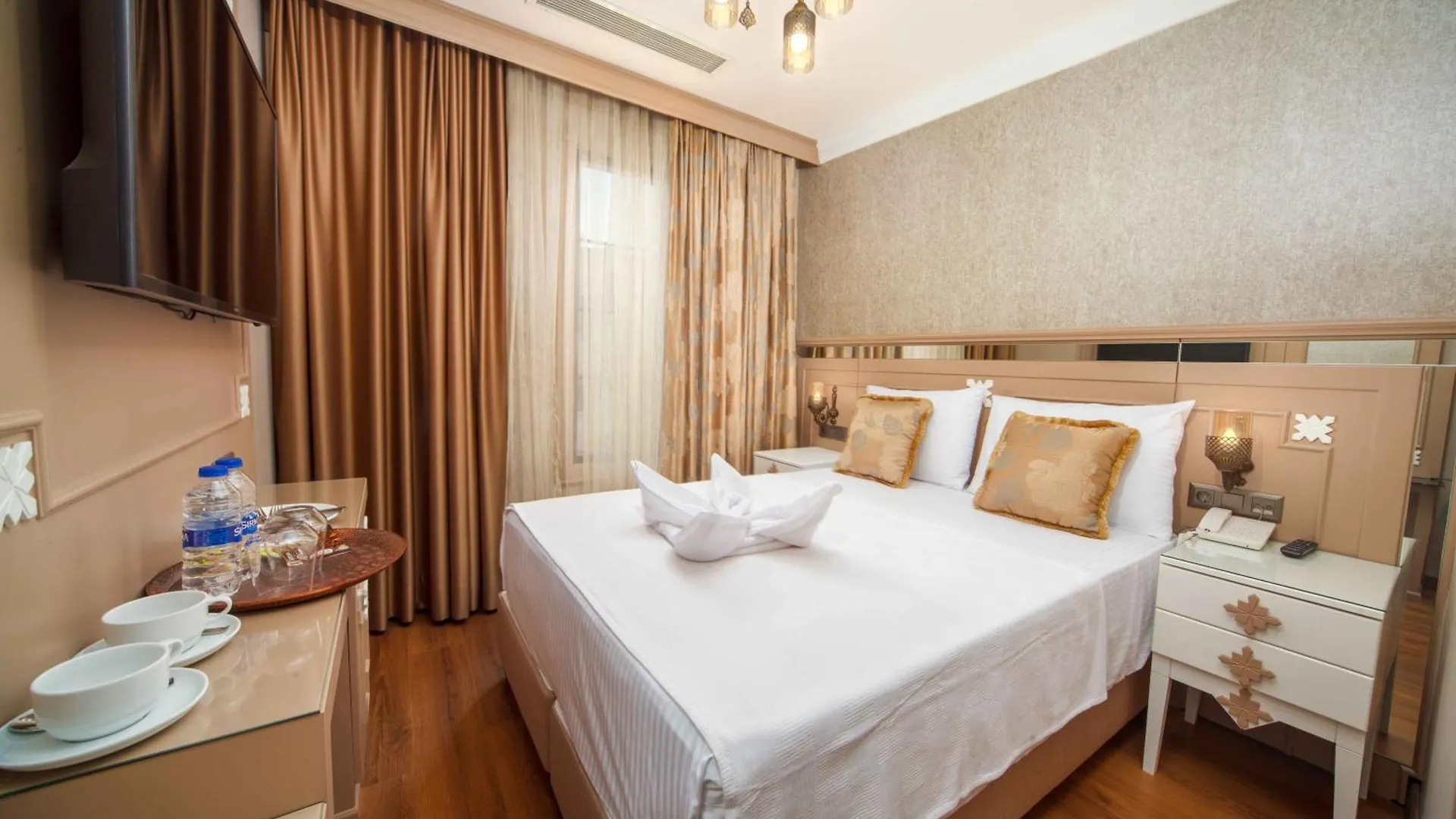 Istanbul Old City Beyazid Belmond Hotel